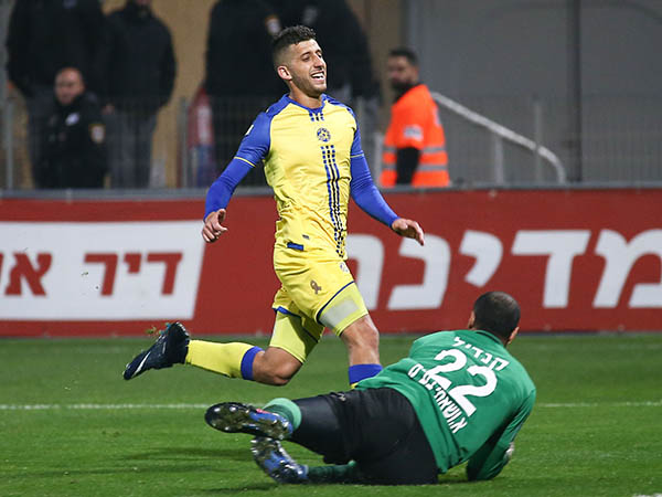 מיכה. מחזיק בהצעות מאירופה (דני מרון)