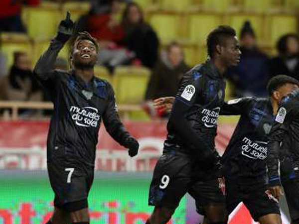 באלוטלי כמעט הכריע, רק כמעט