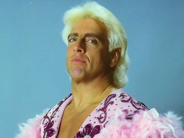 במשך ארבעה עשורים, התאבק מדי לילה. פלייר (WWE)