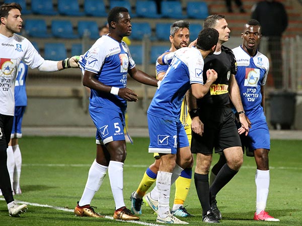 אדלר בעכו. "מי שיהיה מניה בטוחה, ישפוט" (צילום: יוסי שקל)