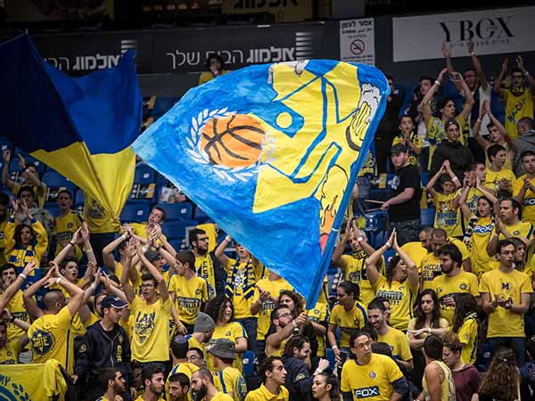 הקהל של מכבי הפגין נוכחות (אלן שיבר)