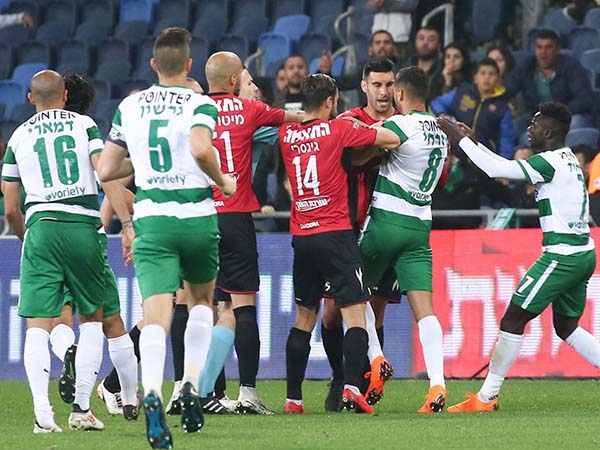 איזו השפלה. מכבי חיפה הובסה בדרבי (צילום: דני מרון)