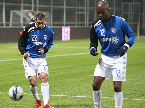 דיניז יגביר קצב באימונים (אנצ'ו גוש, סוכנות ג'יני)