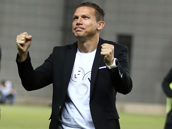 ניסה להוריד את השחקנים לקרקע. בכר (אלן שיבר)