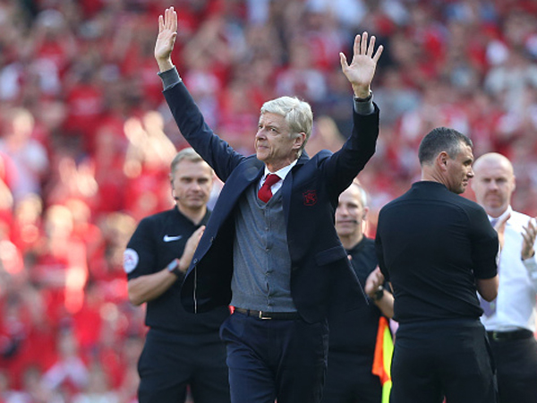 ונגר נפרד מהאמירויות בסטייל (getty)