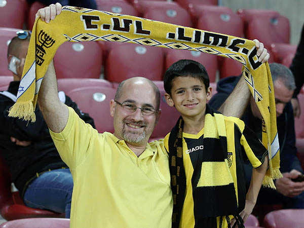 אבות ובנים. כולם מתרגשים (אלן שיבר)