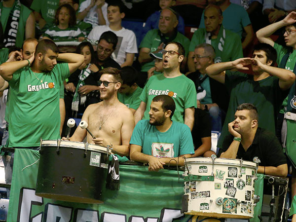 הקהל הירוק בלחץ (אלן שיבר)