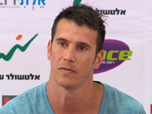 סמולר. תלה את הנעליים