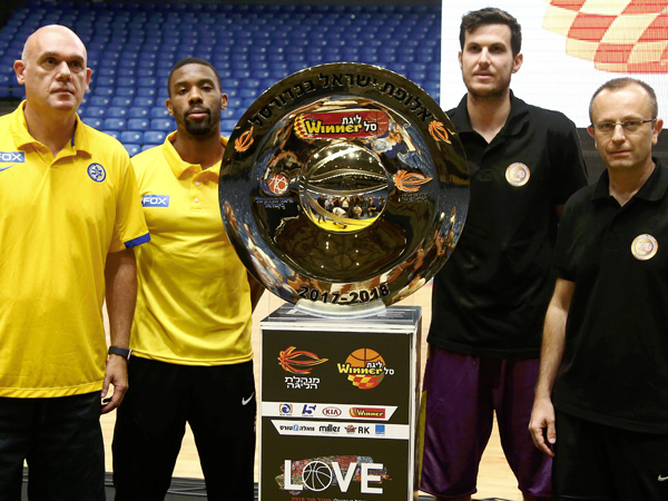 מי יניף את הצלחת? (צילום: אלן שיבר)