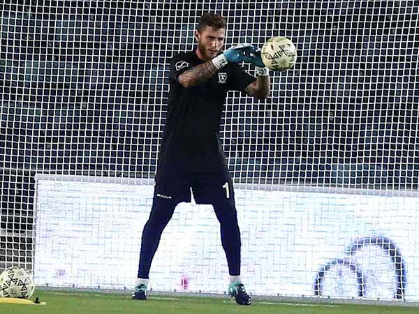 תחנה ראשונה בחו"ל. קליימן (אלן שיבר)