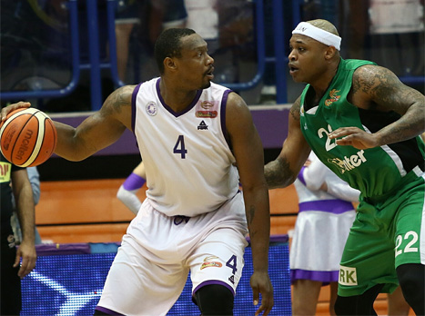 גייטס. גם הוא חטף (מנהלת הליגה)