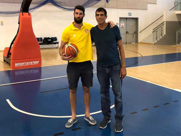 יעלה ליגה עם יבנה? הופמן