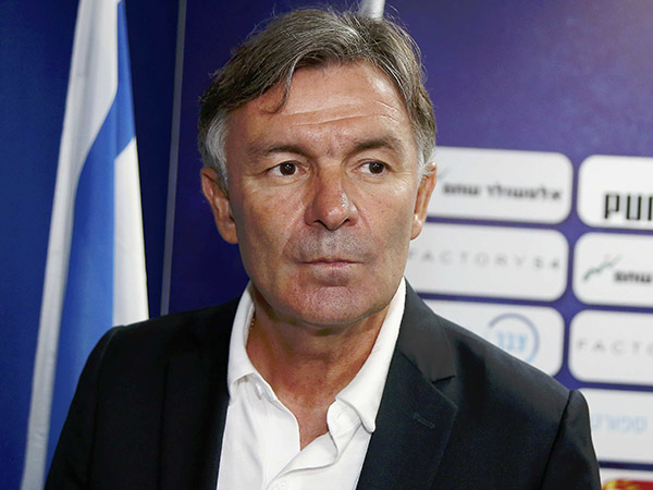 רוטנשטיינר, הביא מאמן לנבחרת