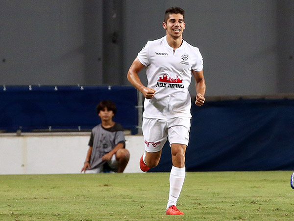 סולומון מסנן את רעשי הרקע (אלן שיבר)