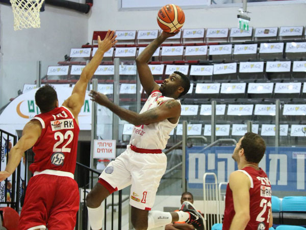 בגמר טורניר אילת. הפועל ת"א (מנהלת הליגה)