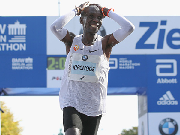 קיפצ'וגה לא מאמין. שיא שייזכר זמן רב (getty)