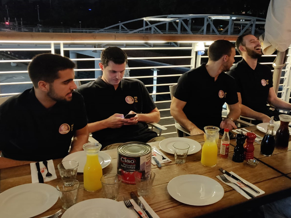 פניני והשחקנים. "יש לנו כלים טובים"