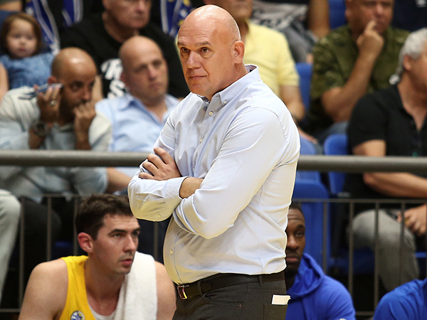 "המשכיות עם מאמן שנשאר לעוד שנה" (אלן שיבר)