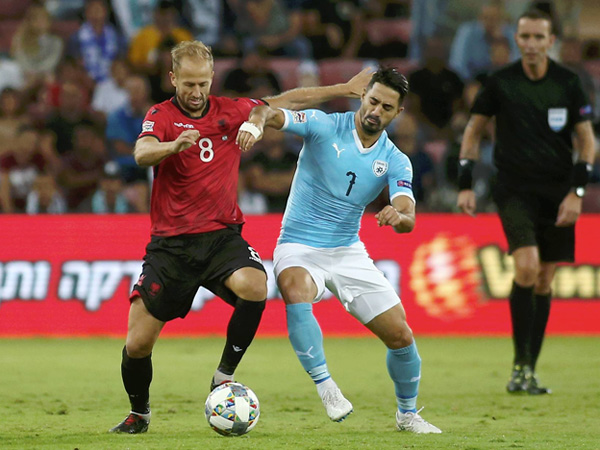 כיאל. "הקהל נתן אקסטרה" (אלן שיבר)