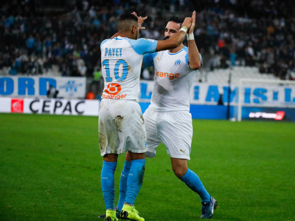 קצת אוויר למארסיי (Wallis, Getty)