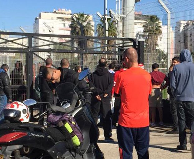 הקהל שהגיע הבוקר לאימון.