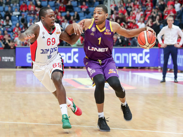 וואייט. לא אותו קאליף (מנהלת הליגה)