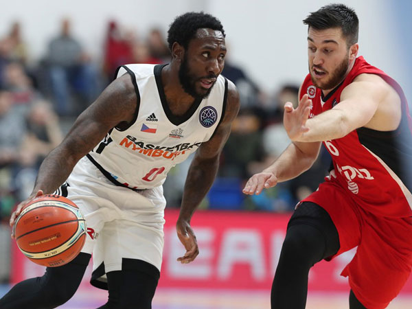 בלאט. צלף מחוץ לקשת (FIBA)