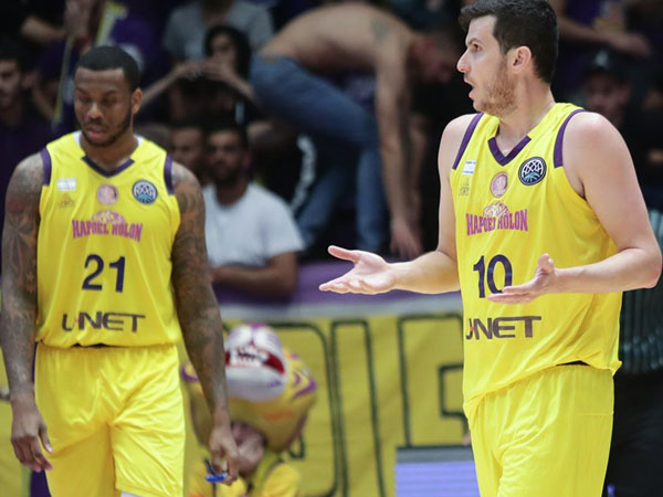 יכולים להיות מאוכזבים. שחקני חולון (פיב"א)