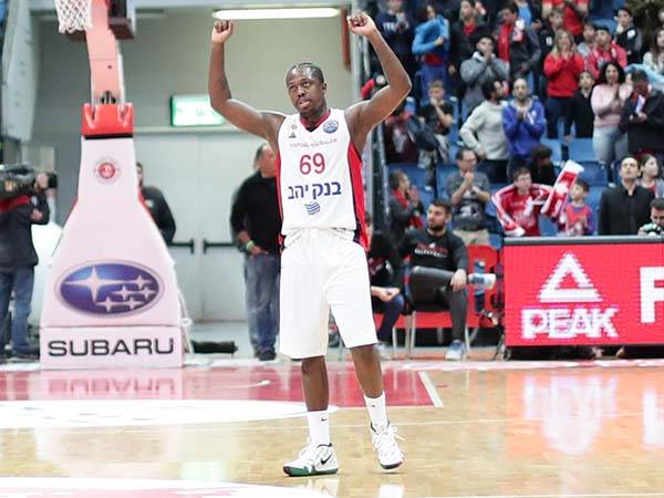 אות לחגיגות. בראון (דני מרון)