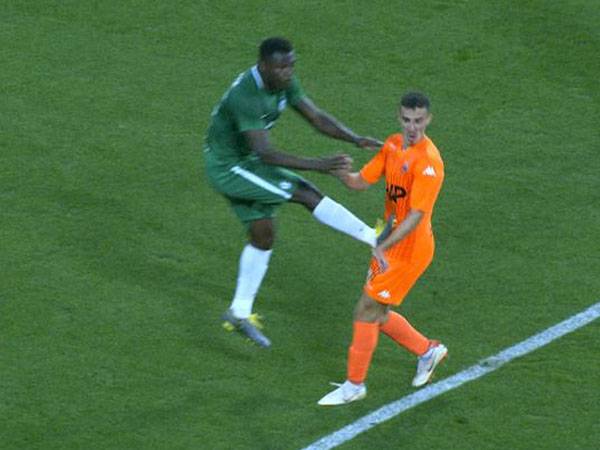 פנדל ואדום או לא?