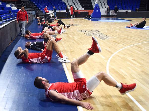 מלאים בבטחון (הפועל ירושלים)