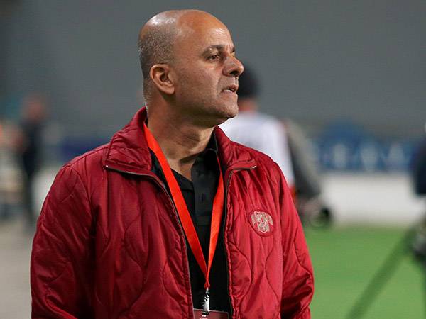 פערים גדולים בין ההנהלה למאמן (אלן שיבר)