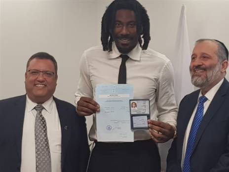 קבלת האזרחות פתחה את התיאבון (דני מרון)