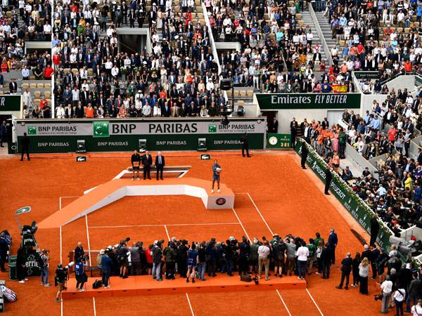 האיצטדיון בפאריז מלא כבכל שנה (Getty Images)