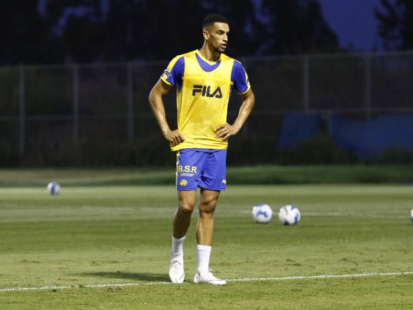 ניק בלקמן באימון הראשון (האתר הרשמי של מכבי ת"א)