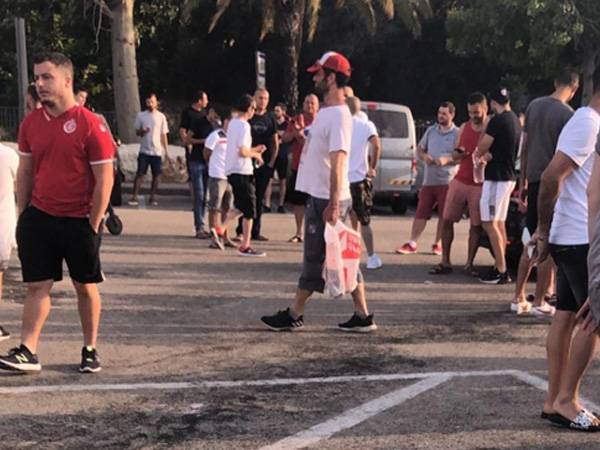 האוהדים פוצצו את האימון