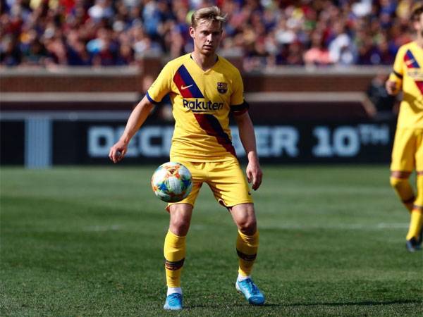 דה יונג. מדובר בגניבה (getty)