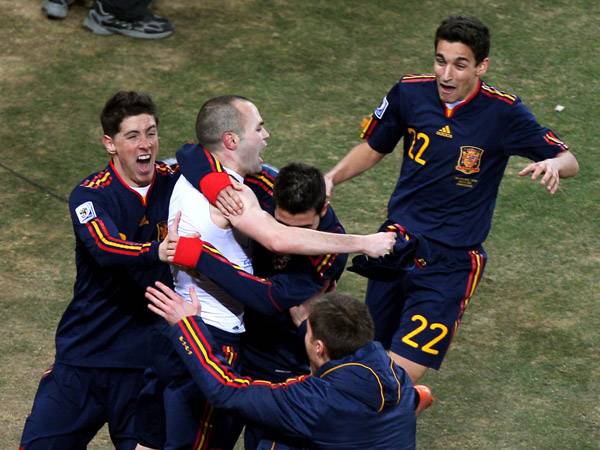 טורס ואינייסטה בגמר המונדיאל ב-2010 (Getty)