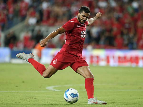 אכזבה מהתנהלותו. עאבד (אלן שיבר)