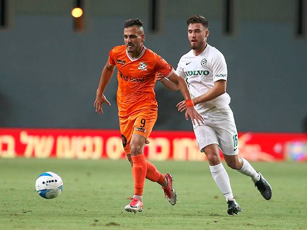 שטיין עשה צרות להגנת ב"ש (אלן שיבר)