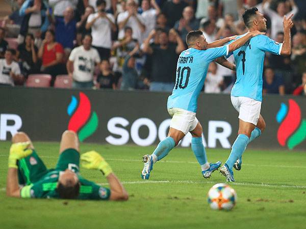 זהבי. מתקרב לשיא (אלן שיבר)