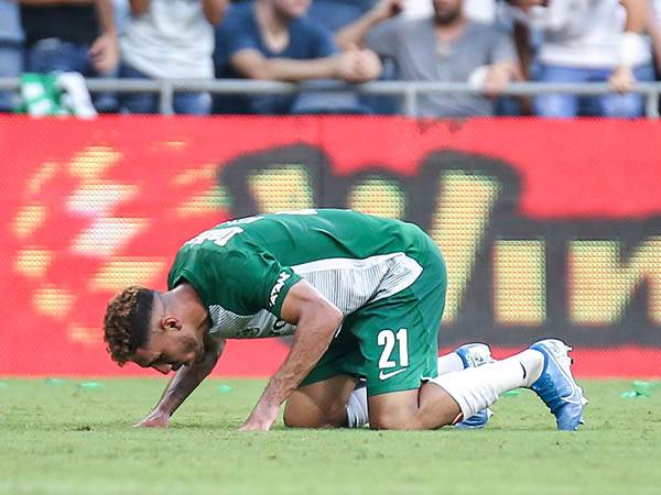 חזר מהדלת הראשית. חבשי (מאור אלקסלסי)