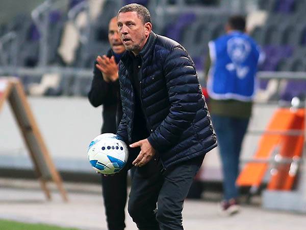 קלינגר: "שחקנים צריכים להבין שזה לא רפובליקת בננות" (אלן שיבר)