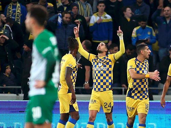 זכה למירב המחמאות, כהן (אלן שיבר)