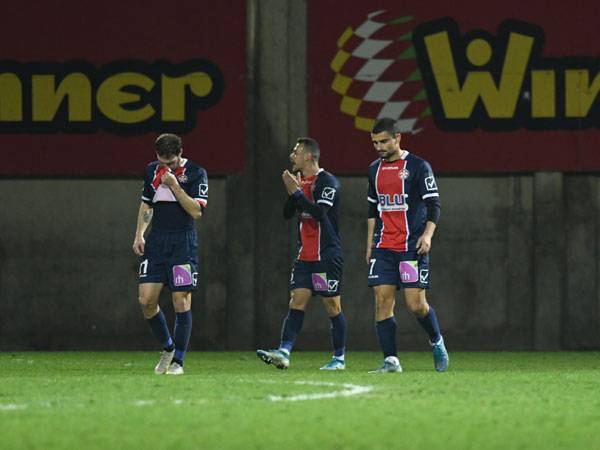 שחקני נוף הגליל מאוכזבים בסיום (צילום: אנצ'ו גוש, סוכנות ג'יני)