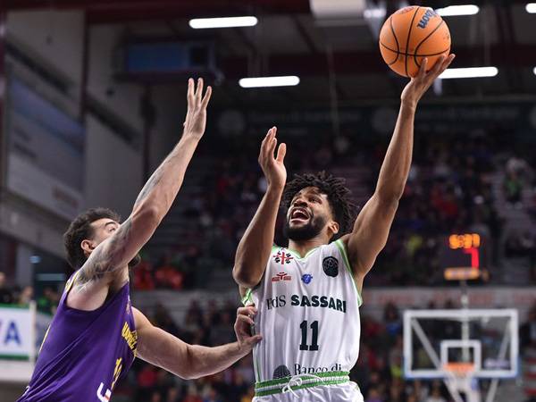 אוואנס. הוליך את המנצחת (FIBA)