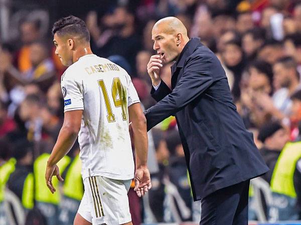 זידאן, הכניס את קאסמירו לעניינים כדי להזריק קשיחות למרכז השדה