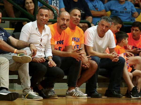 טפירו. "יש ואקום" (אלן שיבר)