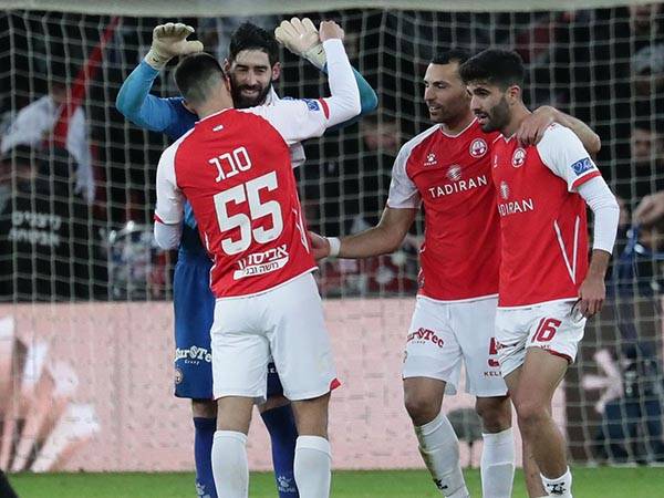 יקוו לנצח, ולהפעיל לחץ על בית"ר. שחקני ב"ש חוגגים (צילום: דני מרון)