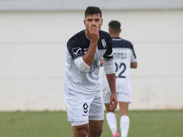 יניב מזרחי מוריד את הקבוצה שלו למחצית ביתרון (אודי ציטיאט)